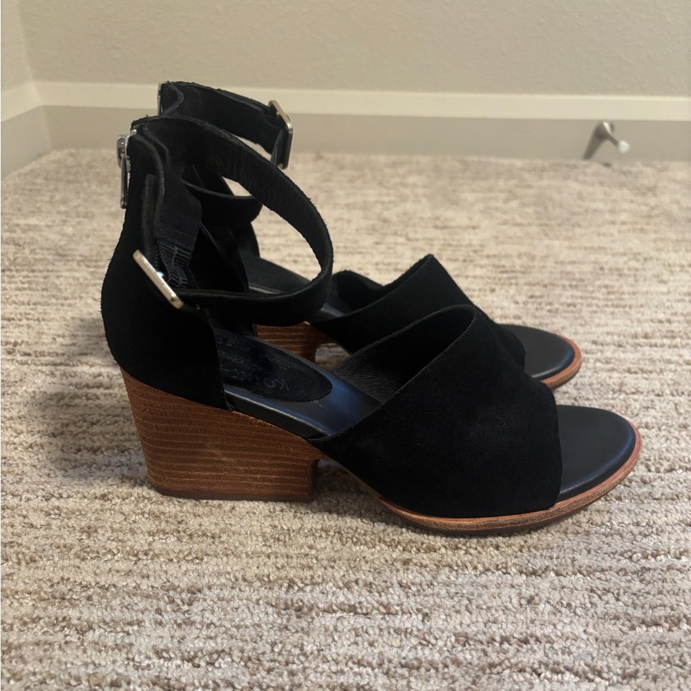 Kork-Ease Gazania black suede heels size 8